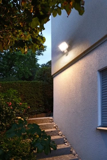 Brennenstuhl AL 1050 P LED Spotlight With PIR Sensor 1010lm 10W IP44 10 Brennenstuhl AL 1050 P LED Spotlight With PIR Sensor 1010lm 10W IP44 - Image 8