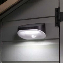 Smart Solar SuperBright PIR 200L Sentry Light